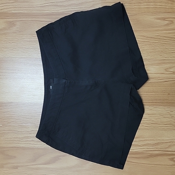 H&M womens black shorts size 4 - Picture 1 of 6